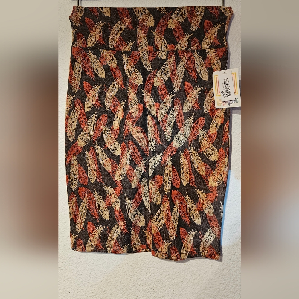 LuLaRoe Feather Pattern Skirt - Black and Red